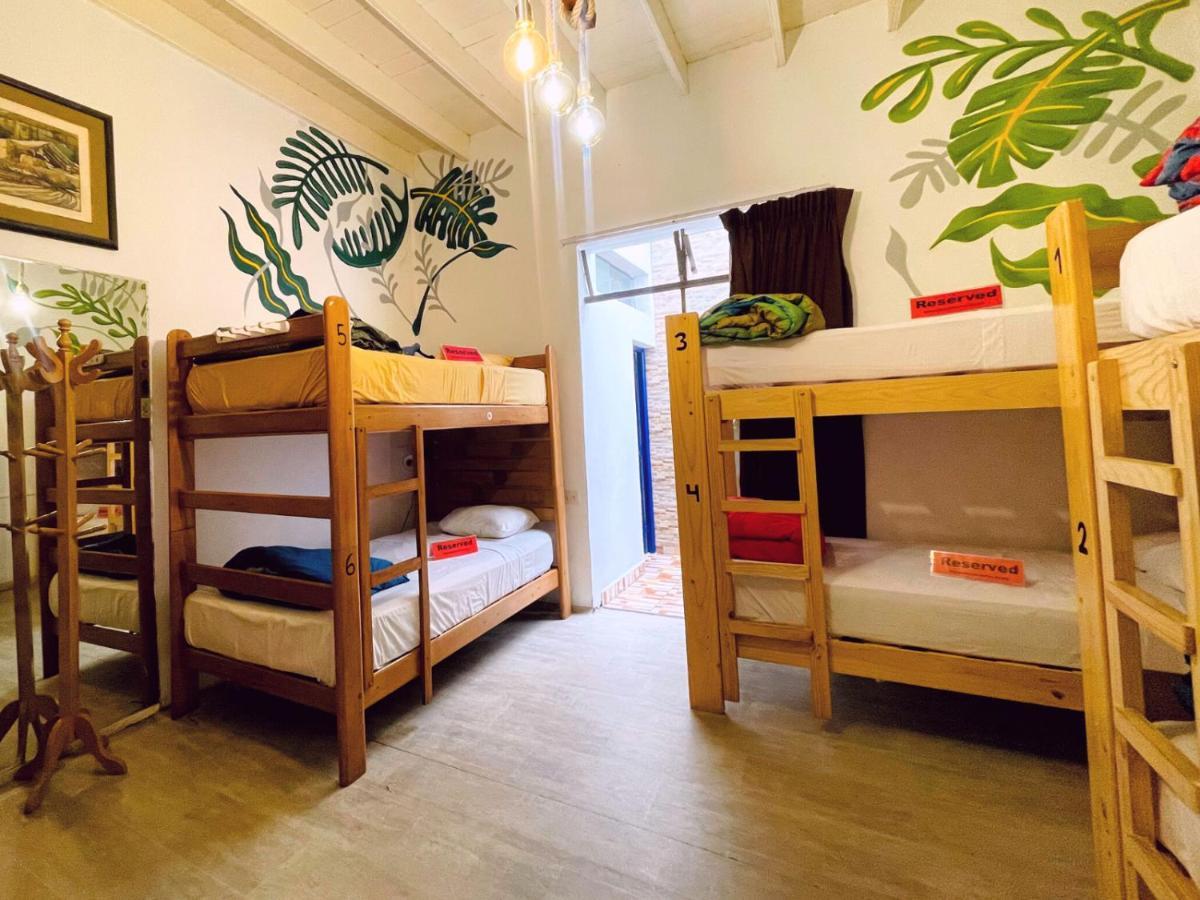 Waikiki Hostel リマ エクステリア 写真