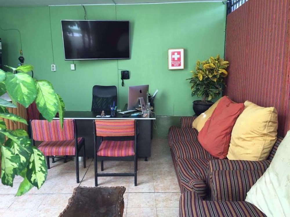 Waikiki Hostel リマ エクステリア 写真