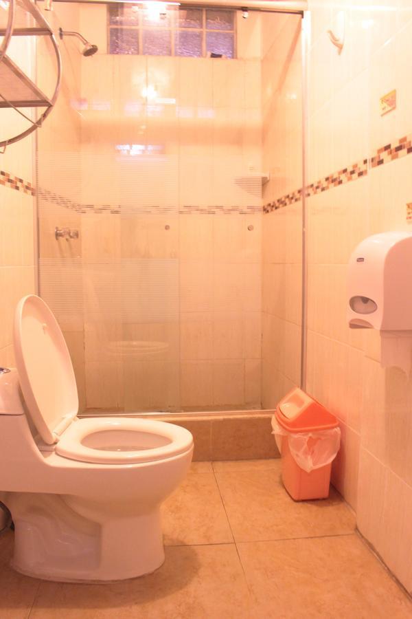 Waikiki Hostel リマ エクステリア 写真