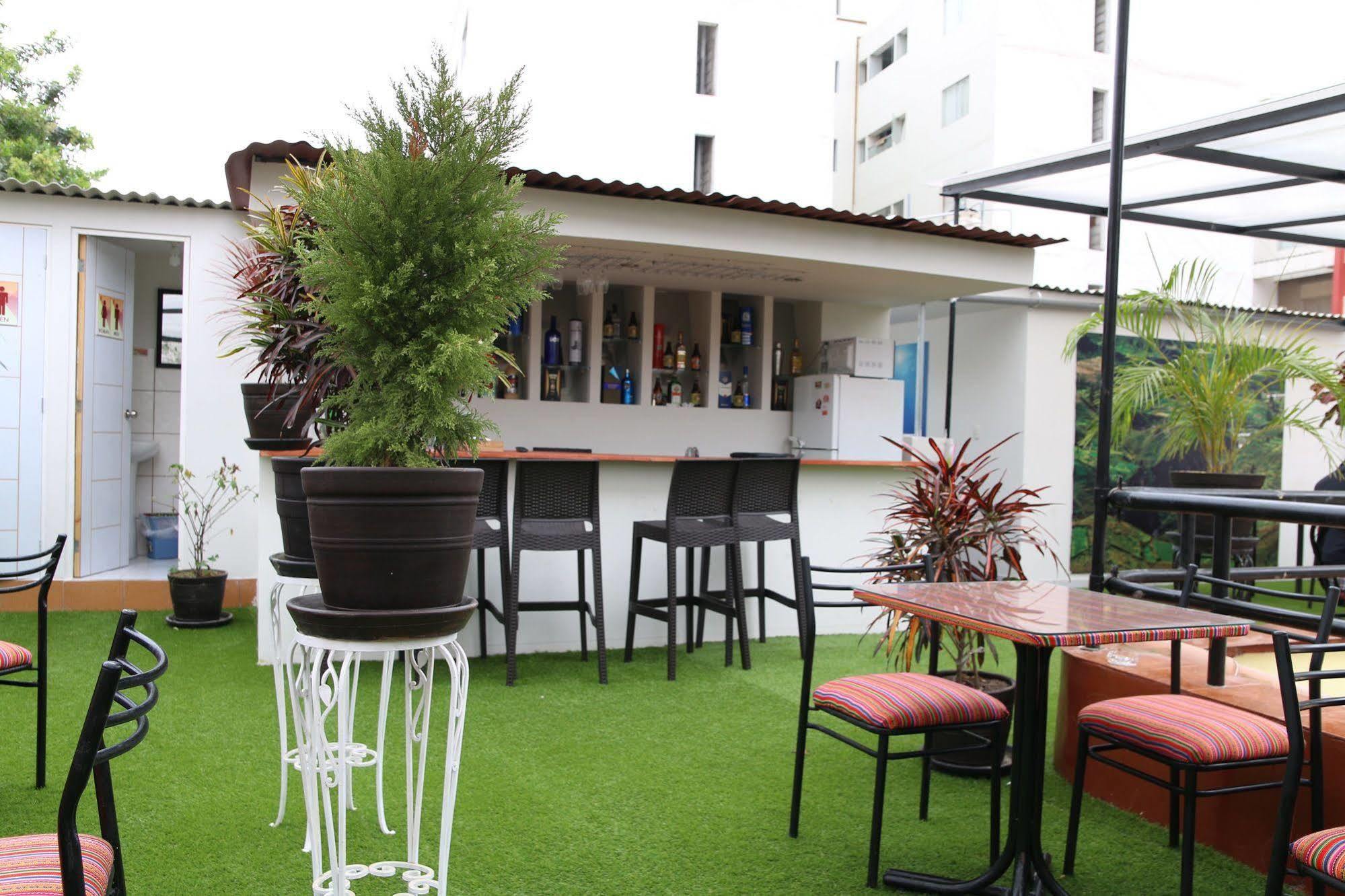 Waikiki Hostel リマ エクステリア 写真